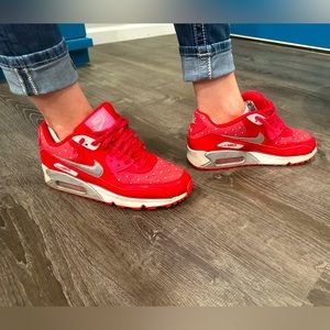 Nike Air Max 90 Limited Valentine’s Day Edition with glitter shoelaces Size 8.5